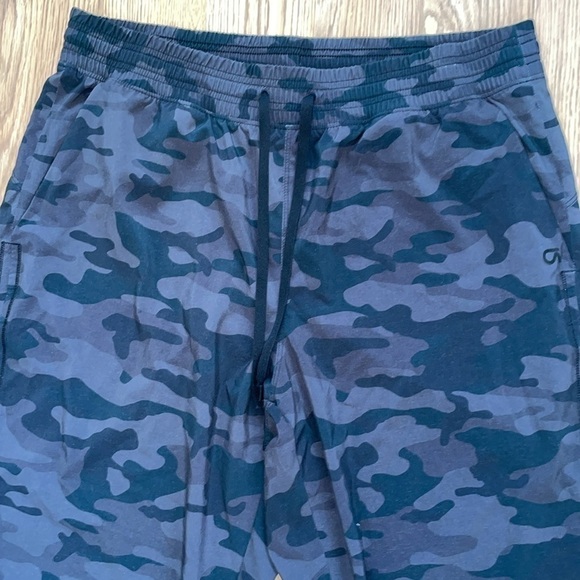 Gap fit runaround joggers - Picture 2 of 6